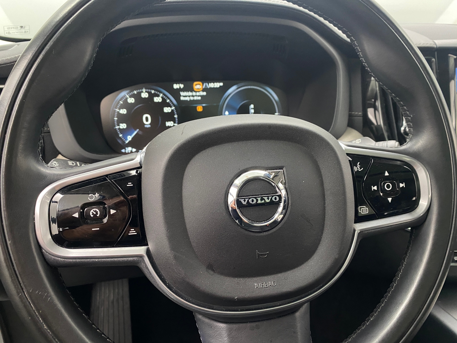 Thumbnail: 2018 Volvo XC60 - 4