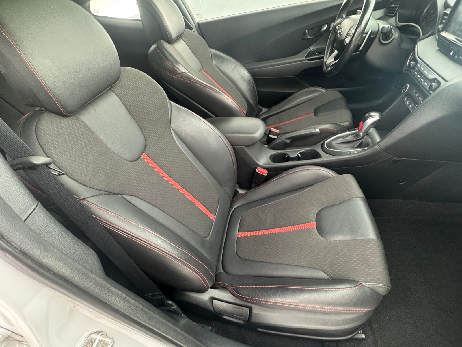 Thumbnail: 2019 Hyundai Veloster - 2