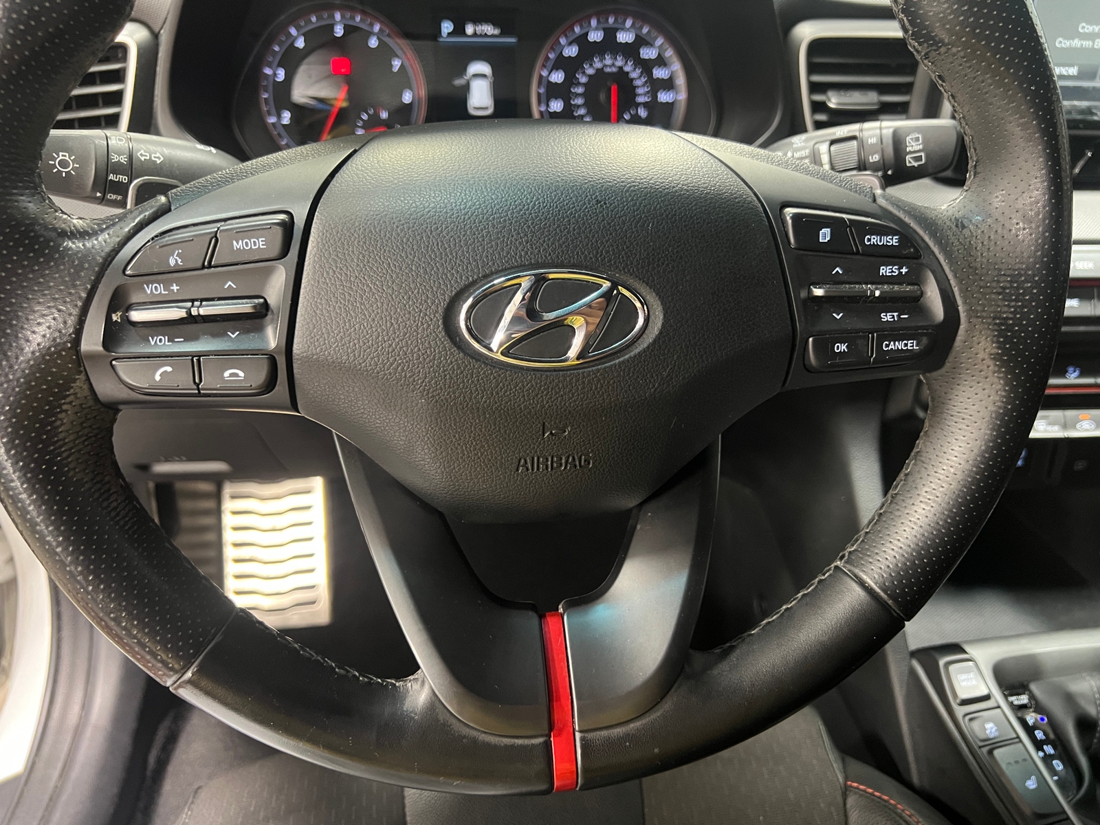 Thumbnail: 2019 Hyundai Veloster - 4