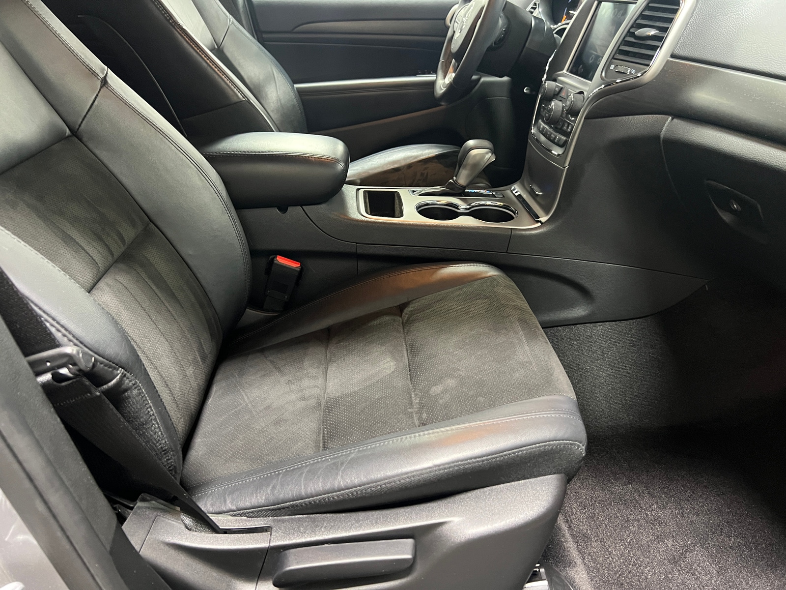 Thumbnail: 2018 Jeep Grand Cherokee - 2