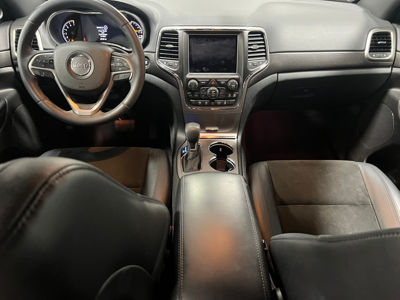 Thumbnail: 2018 Jeep Grand Cherokee - 3