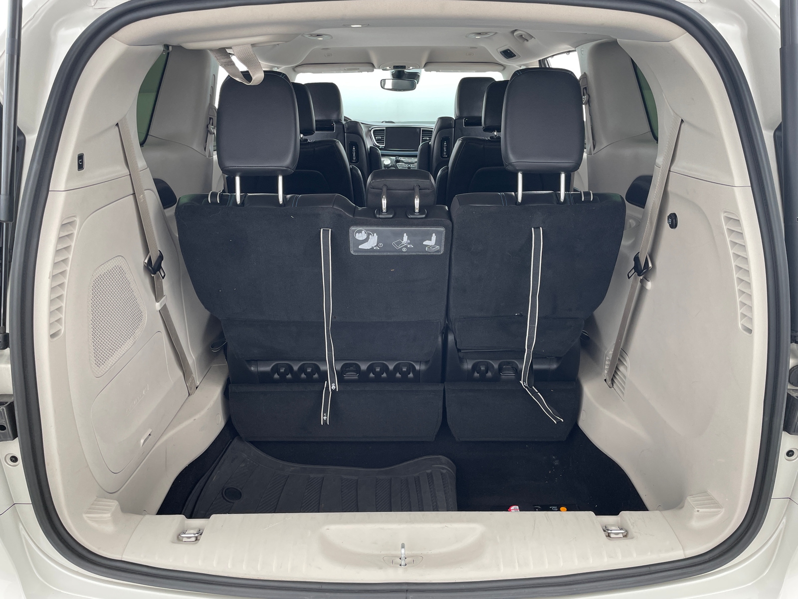 Thumbnail: 2021 Chrysler Pacifica - 6