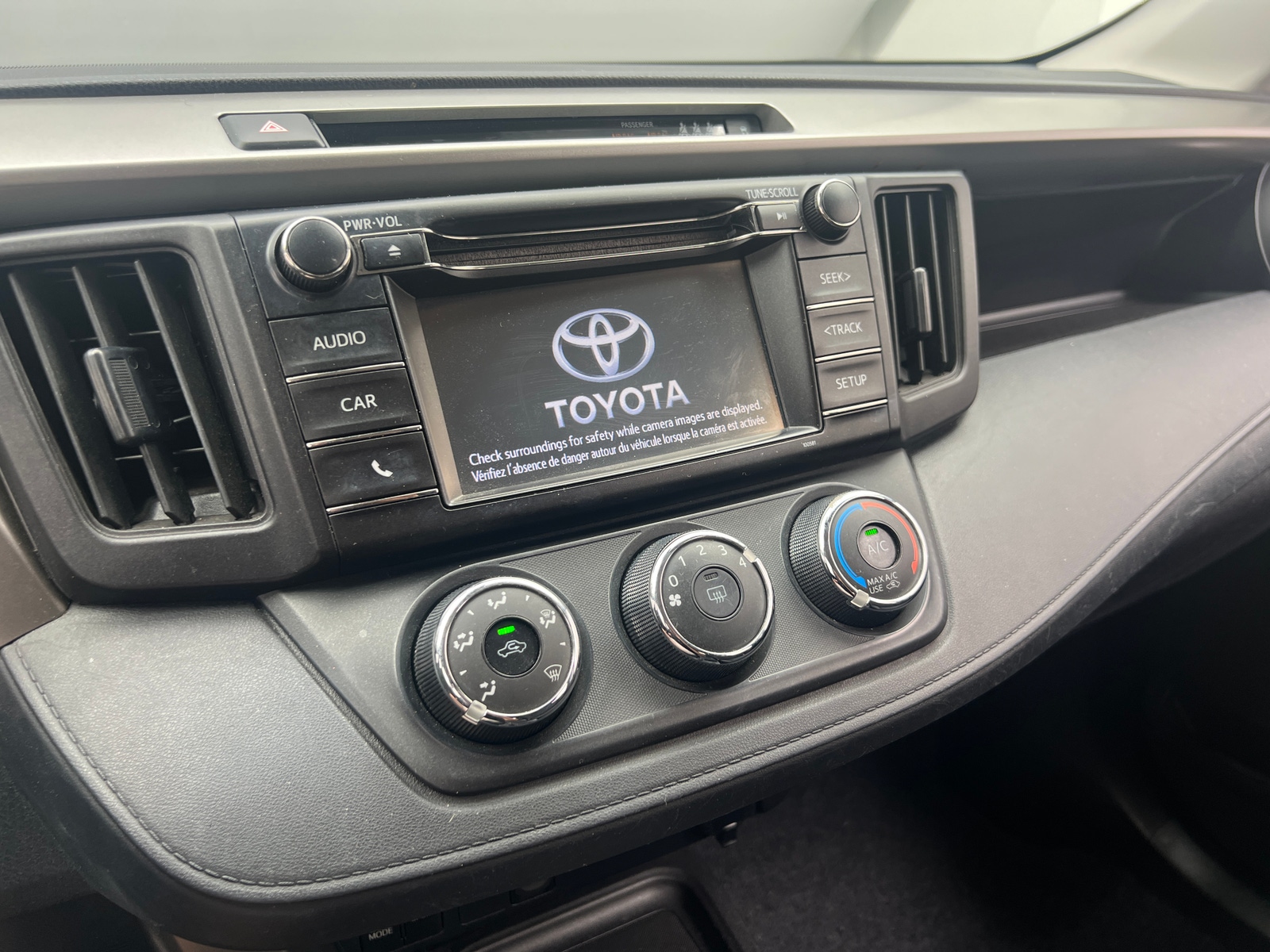 Thumbnail: 2018 Toyota RAV4 - 4