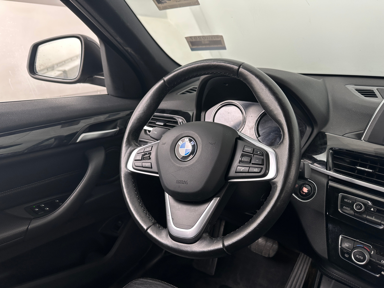 Thumbnail: 2018 BMW X1 - 4