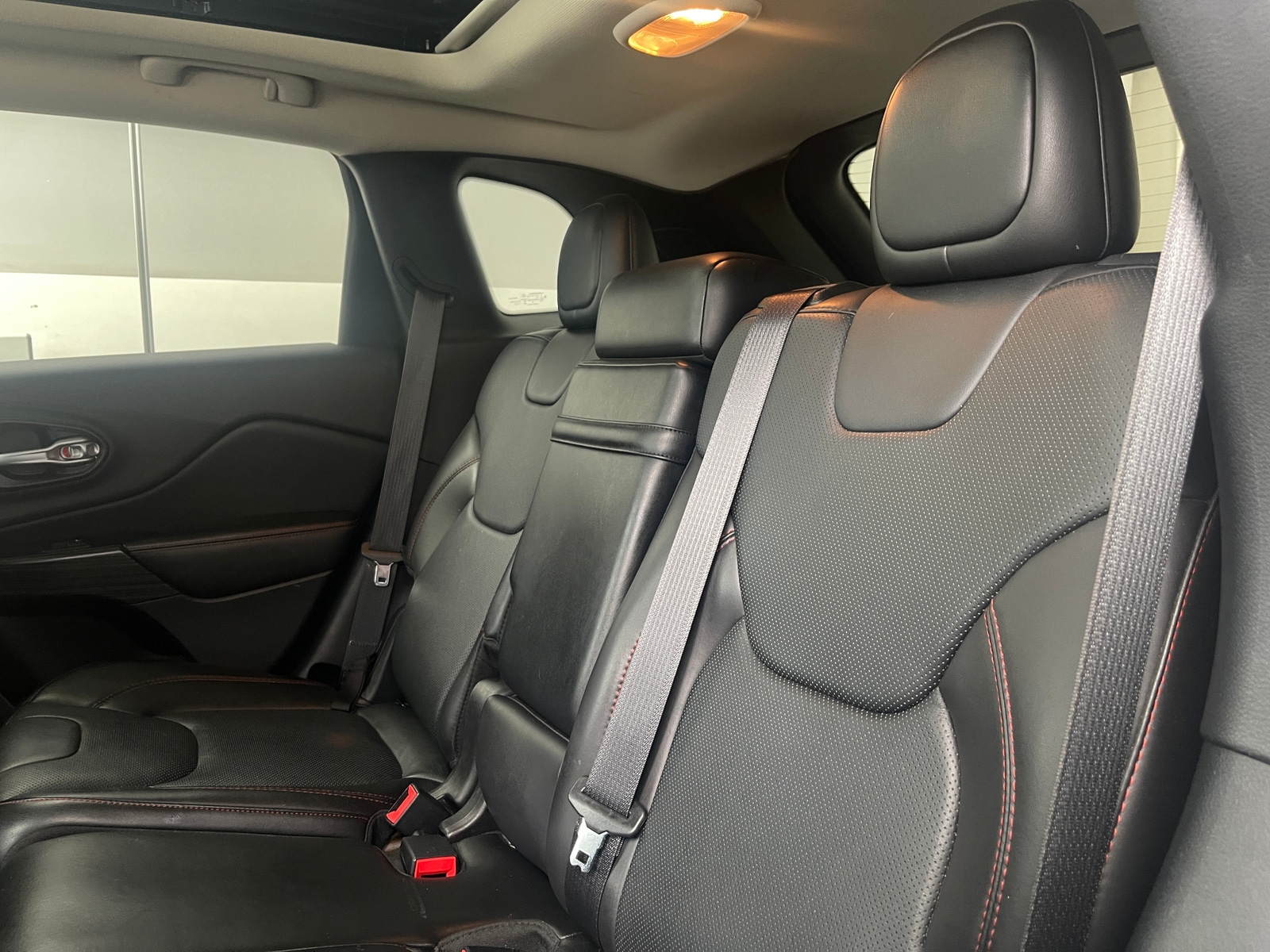 Thumbnail: 2015 Jeep Cherokee - 6