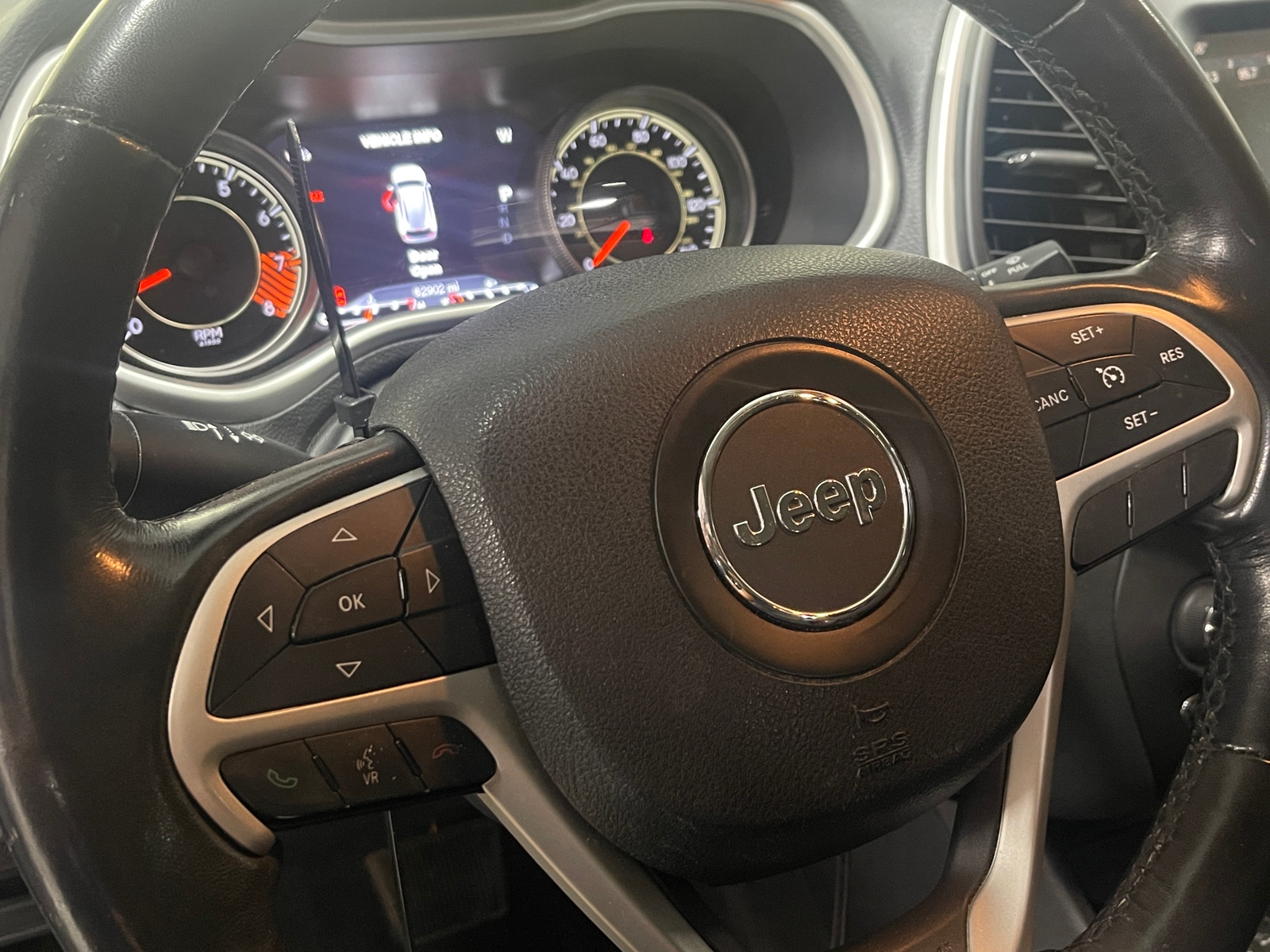 Thumbnail: 2015 Jeep Cherokee - 5