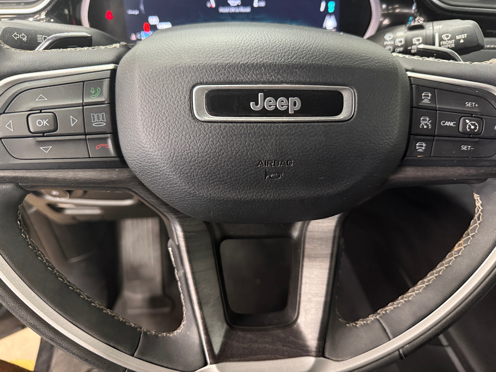 Thumbnail: 2022 Jeep Grand Cherokee - 4