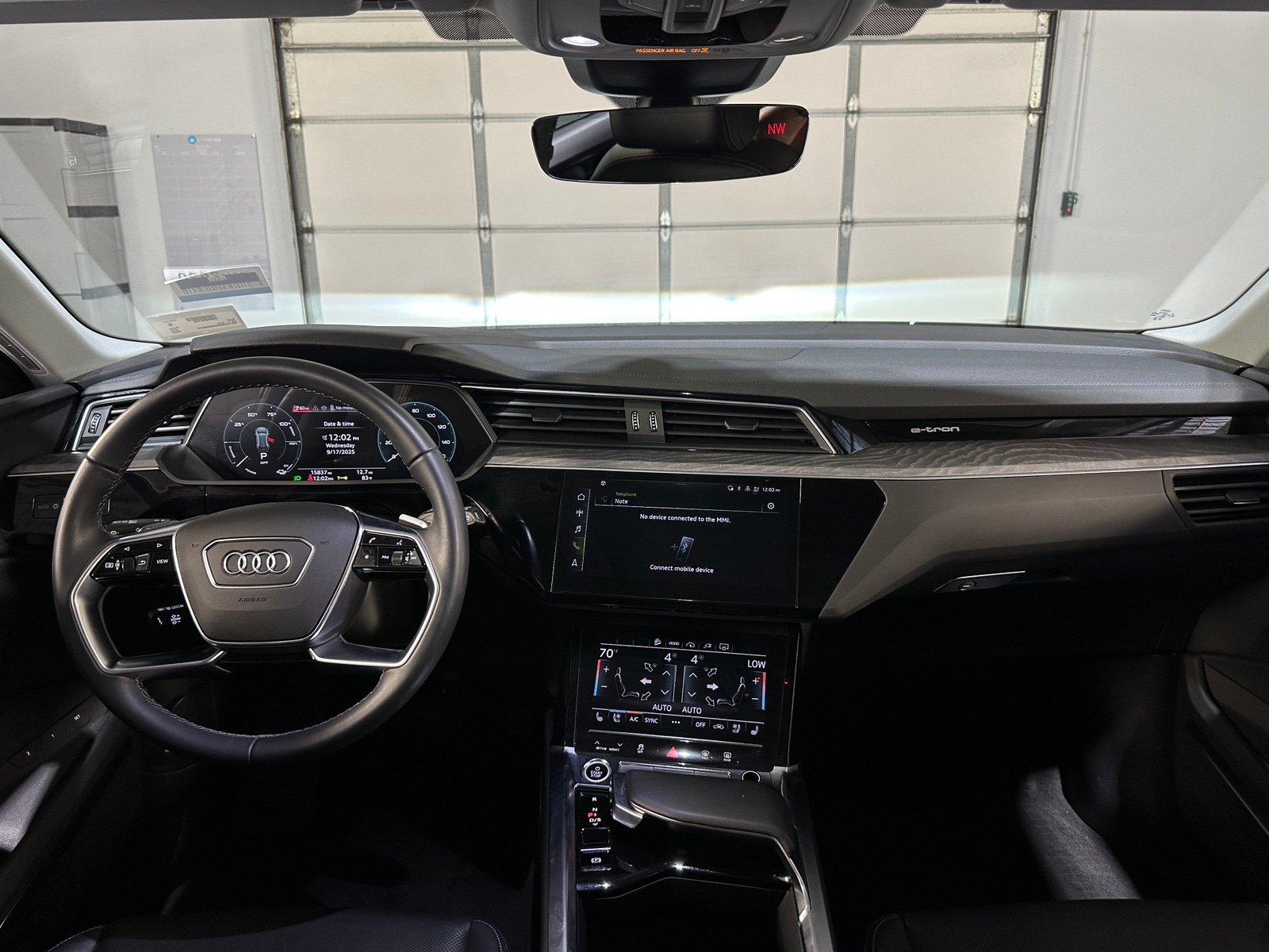 Thumbnail: 2024 Audi Q8 e-tron - 2
