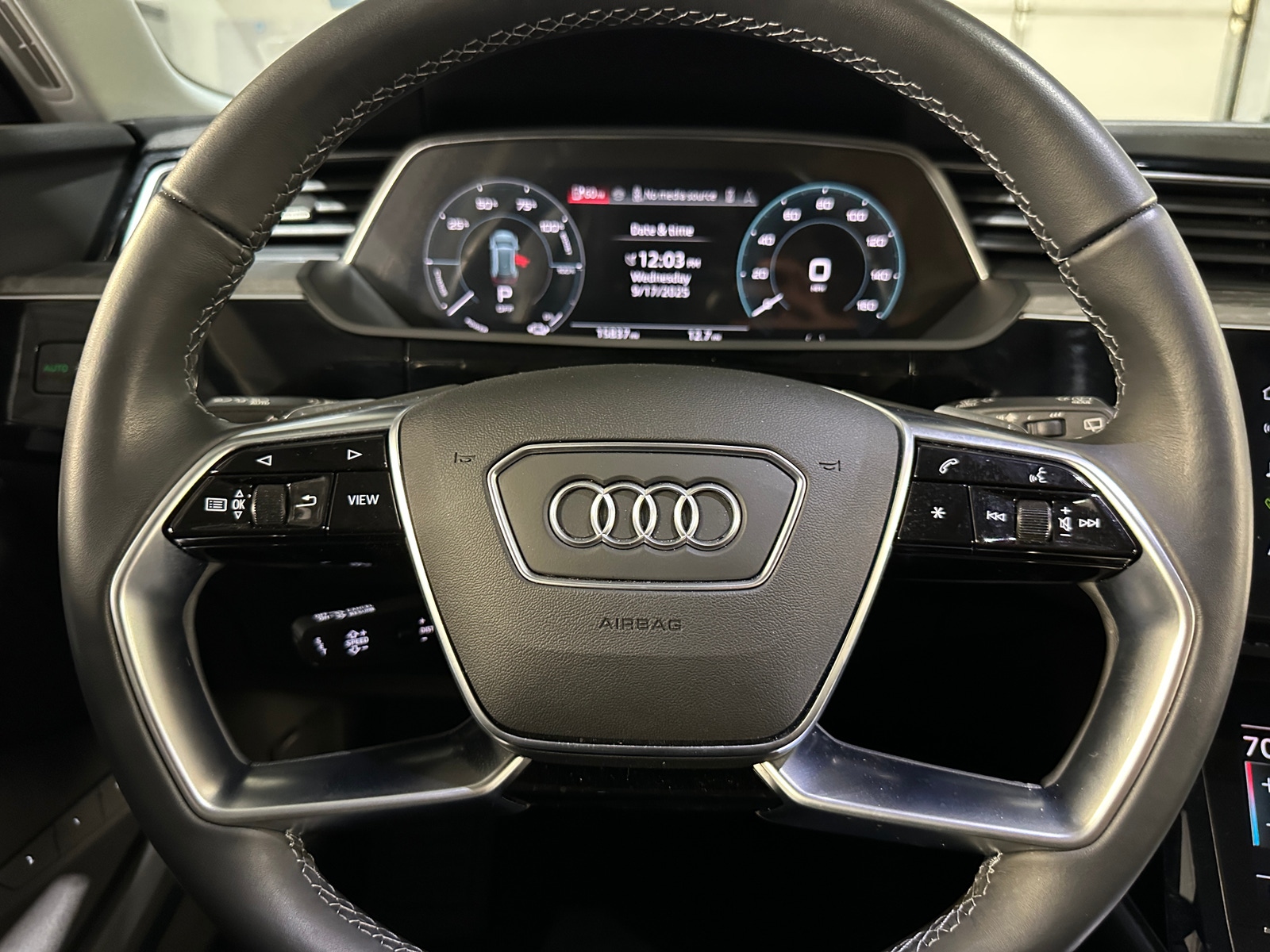 Thumbnail: 2024 Audi Q8 e-tron - 4