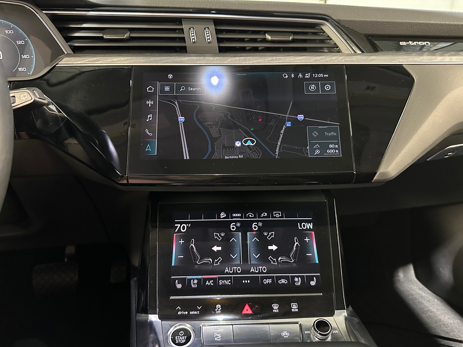 Thumbnail: 2024 Audi Q8 e-tron - 3