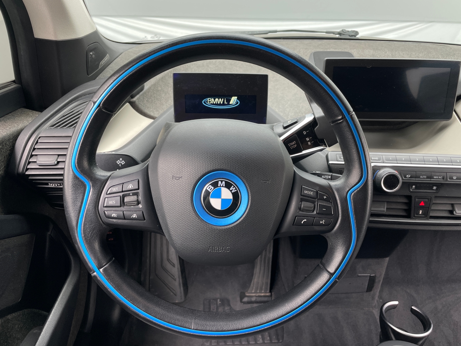 Thumbnail: 2017 BMW i3 - 5