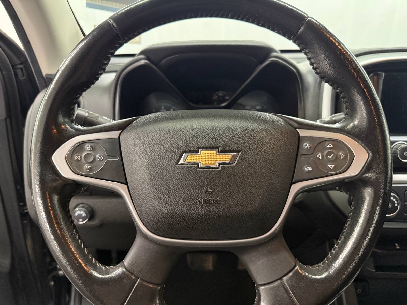 Thumbnail: 2022 Chevrolet Colorado - 5