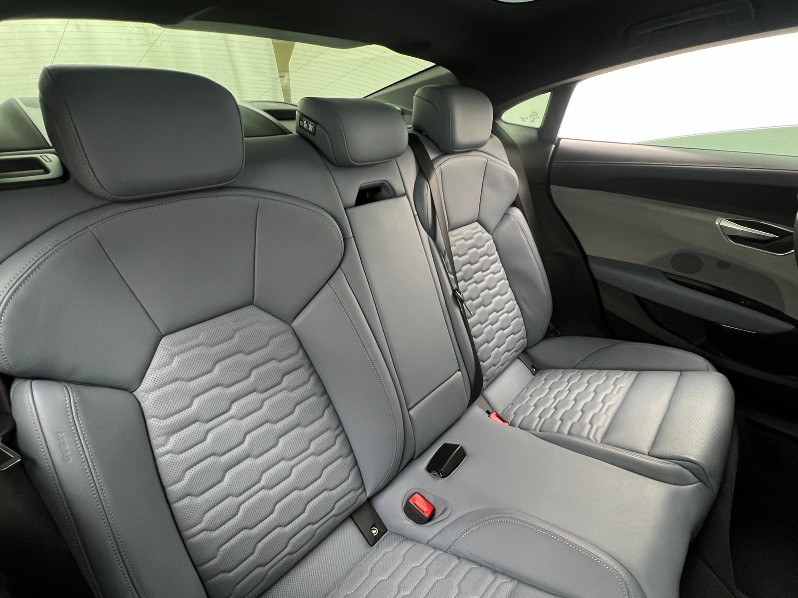 Thumbnail: 2024 Audi e-tron GT - 5