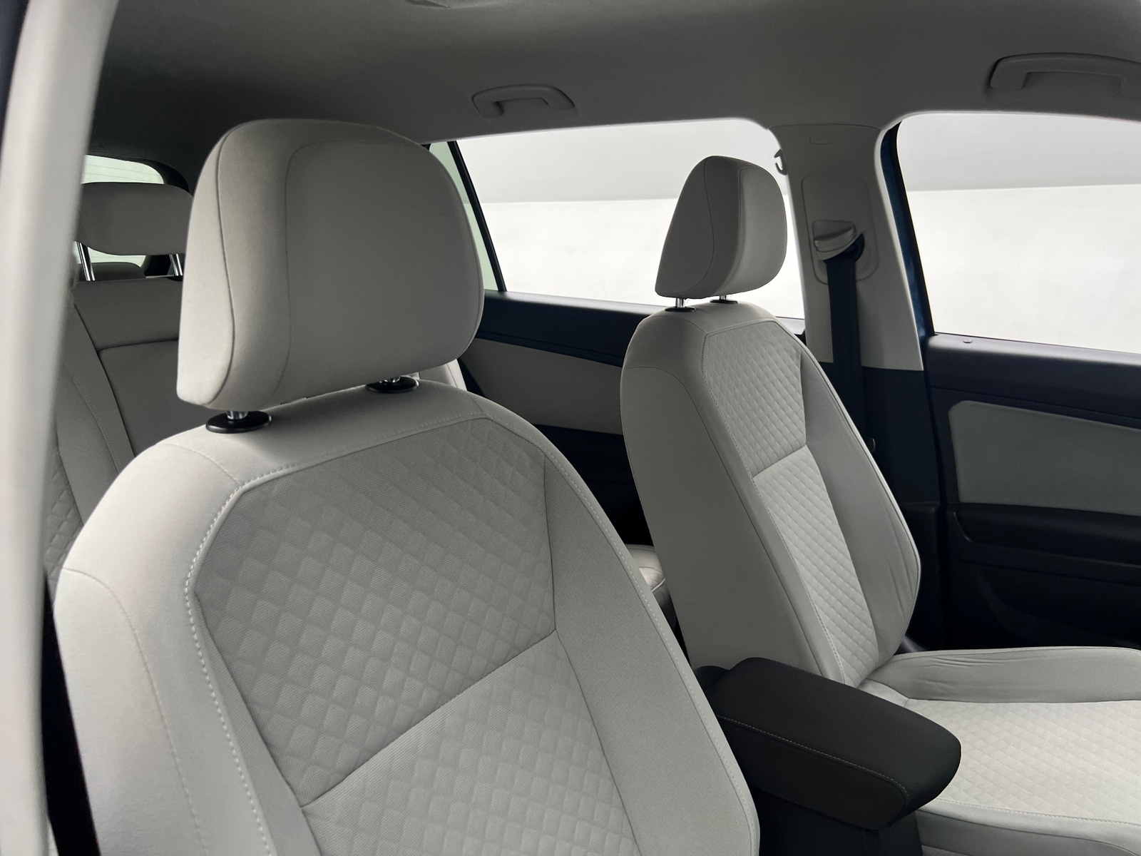 Thumbnail: 2020 Volkswagen Tiguan - 2