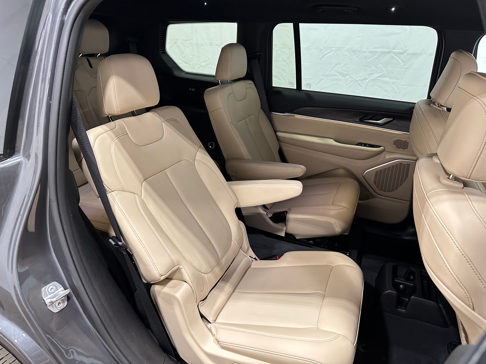 Thumbnail: 2023 Jeep Grand Cherokee L - 5