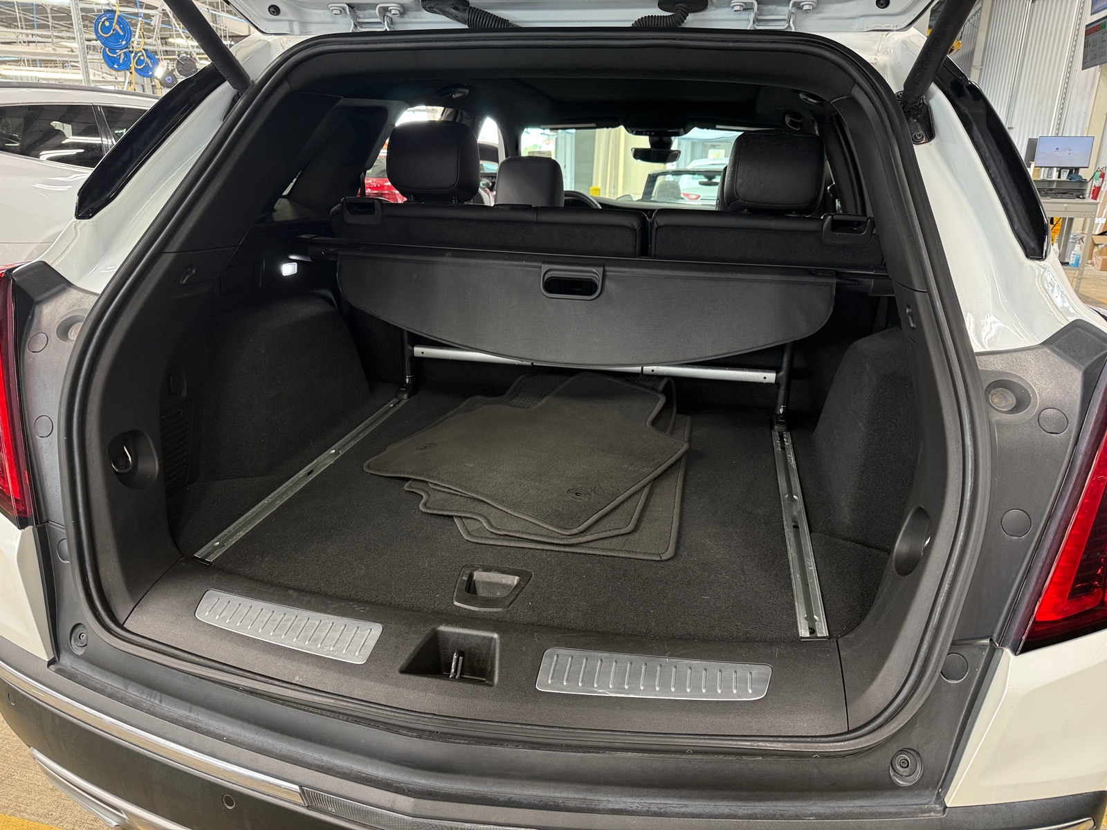 Thumbnail: 2021 Cadillac XT5 - 6