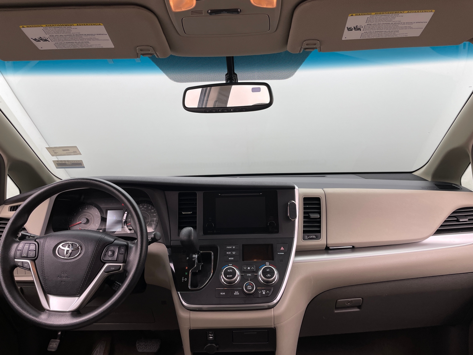Thumbnail: 2015 Toyota Sienna - 3