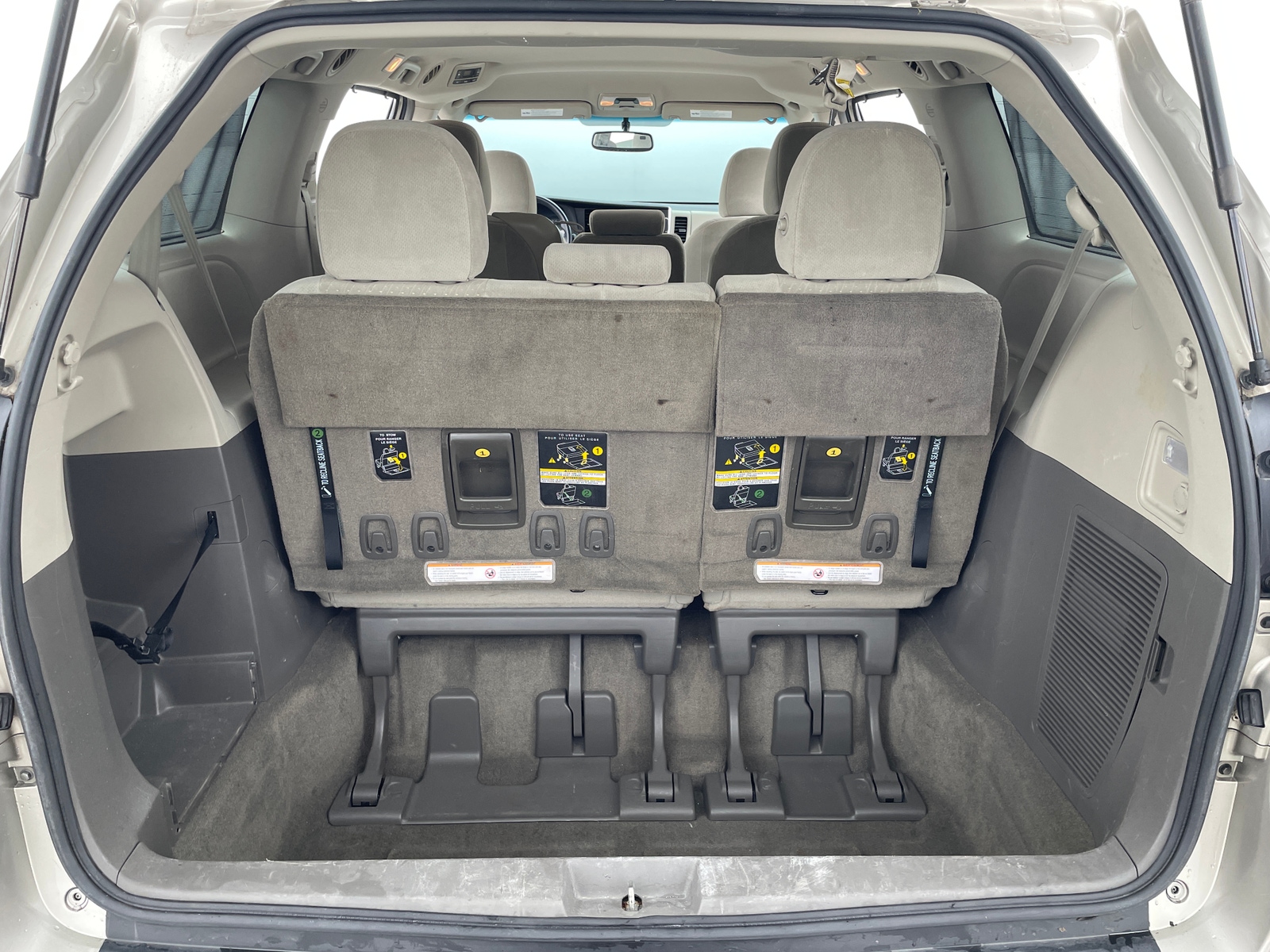 Thumbnail: 2015 Toyota Sienna - 7