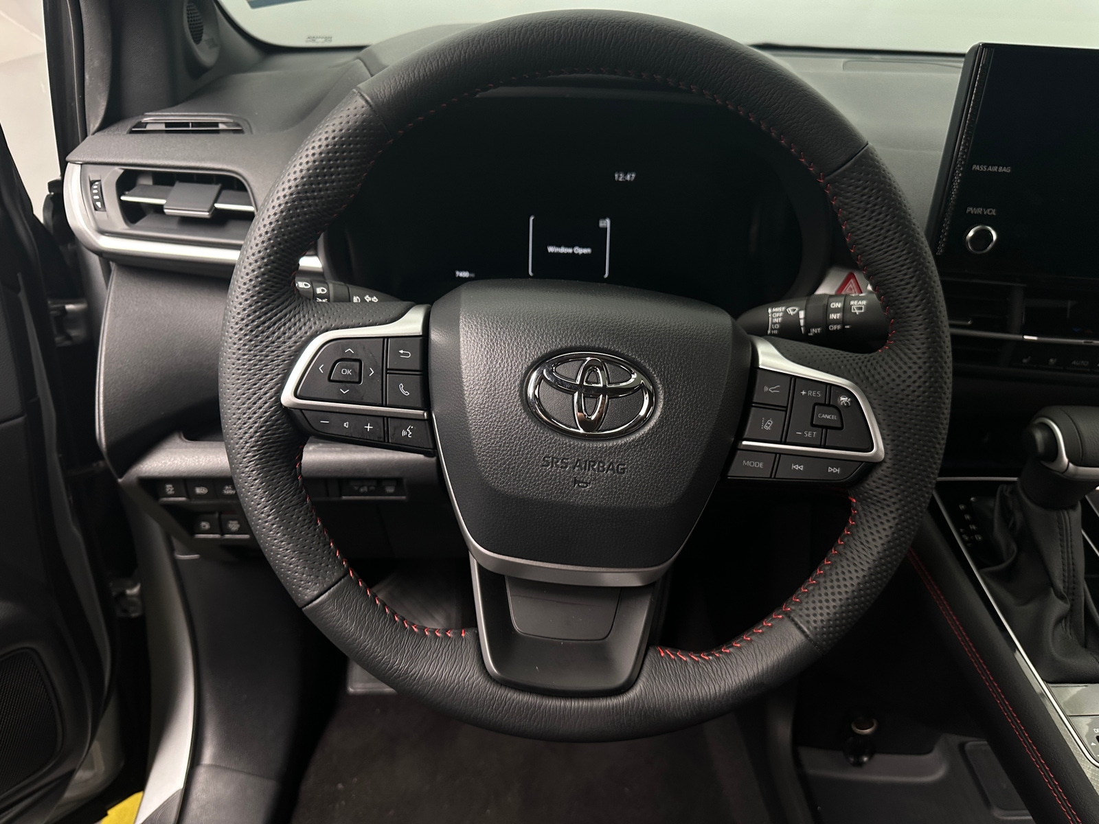 Thumbnail: 2025 Toyota Sienna - 4