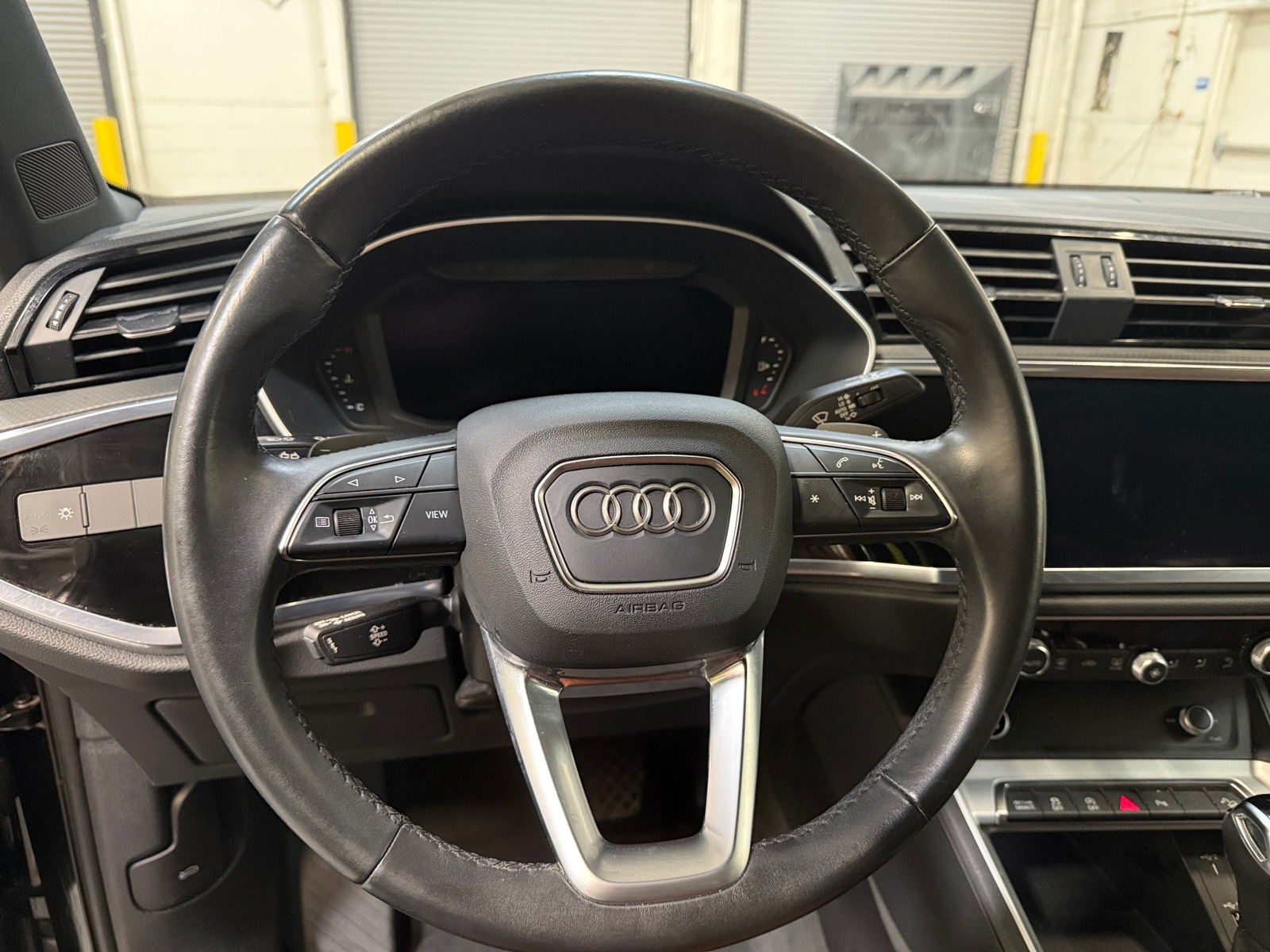 Thumbnail: 2021 Audi Q3 - 4