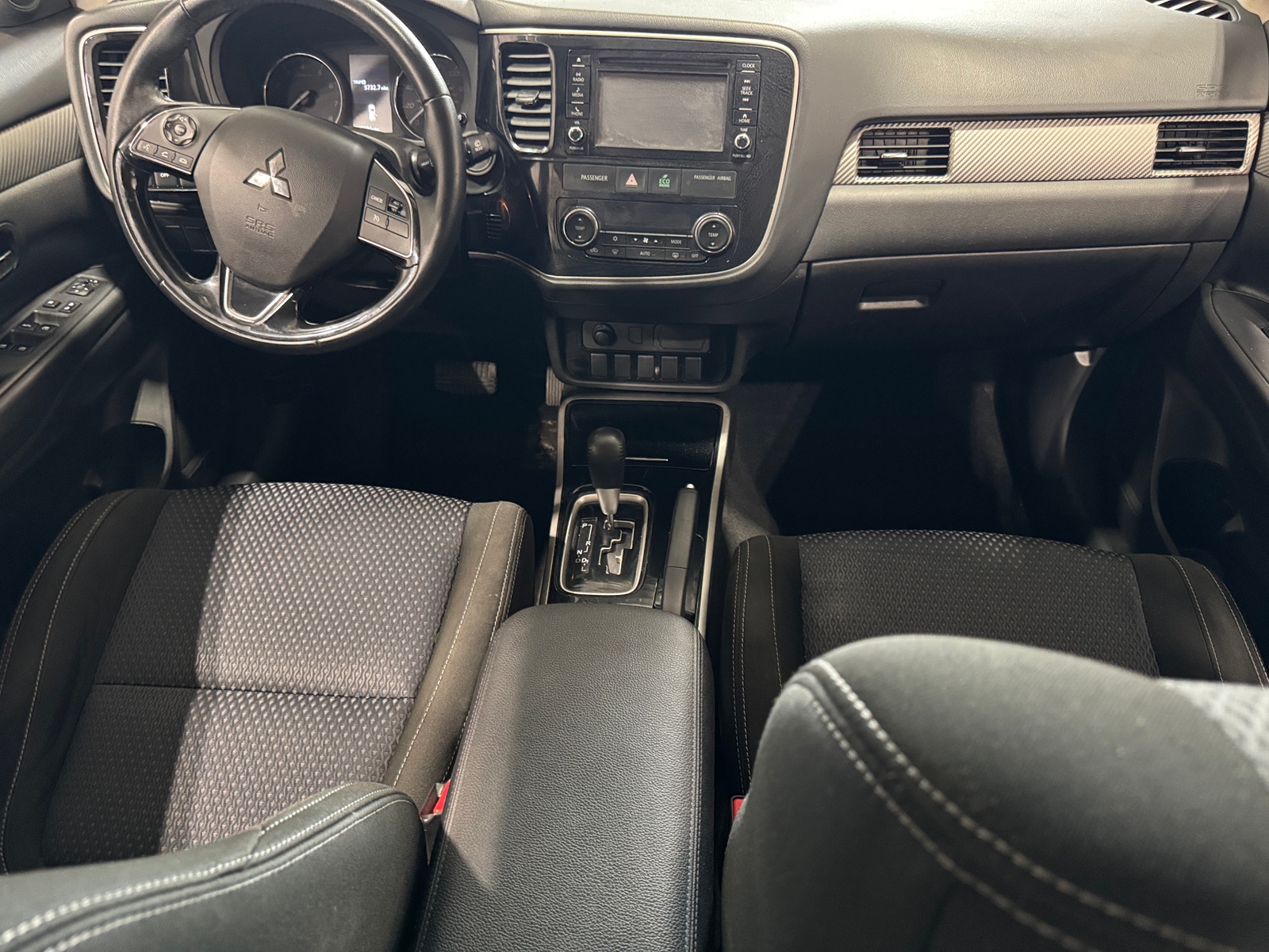 Thumbnail: 2017 Mitsubishi Outlander - 3