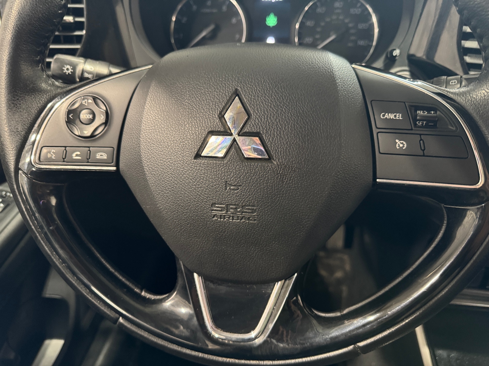 Thumbnail: 2017 Mitsubishi Outlander - 5
