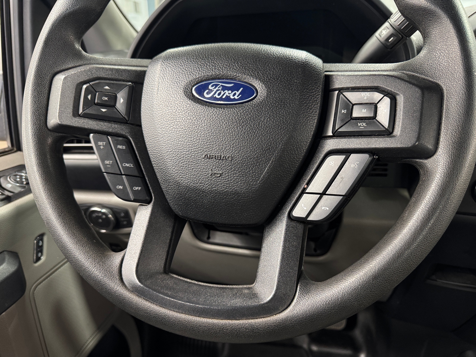Thumbnail: 2019 Ford Econoline - 5