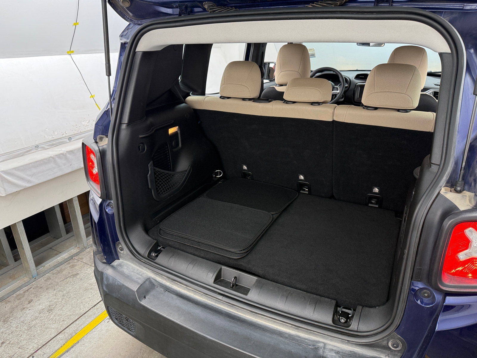 Thumbnail: 2019 Jeep Renegade - 7