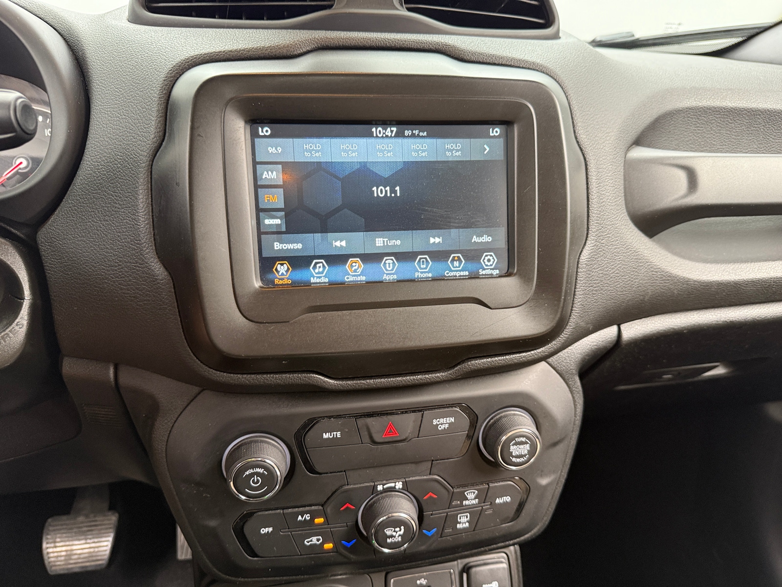 Thumbnail: 2019 Jeep Renegade - 4