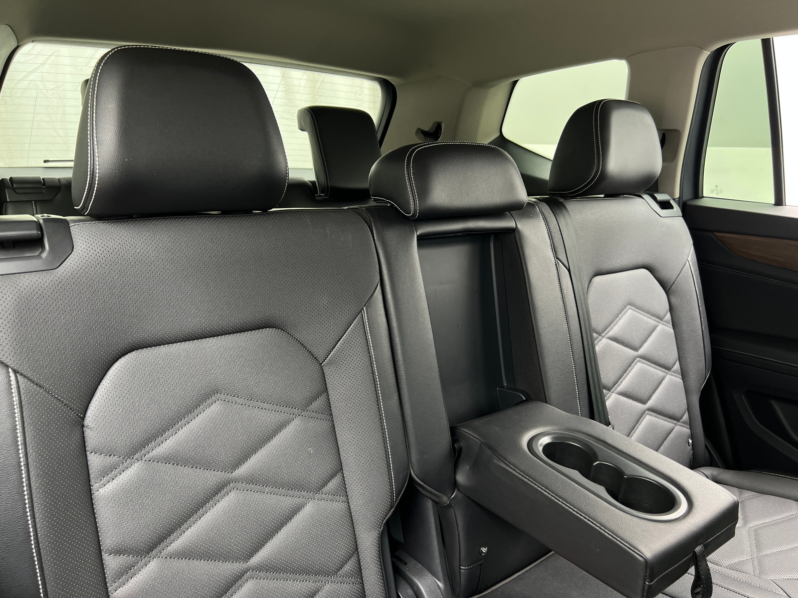 Thumbnail: 2024 Volkswagen Atlas - 5