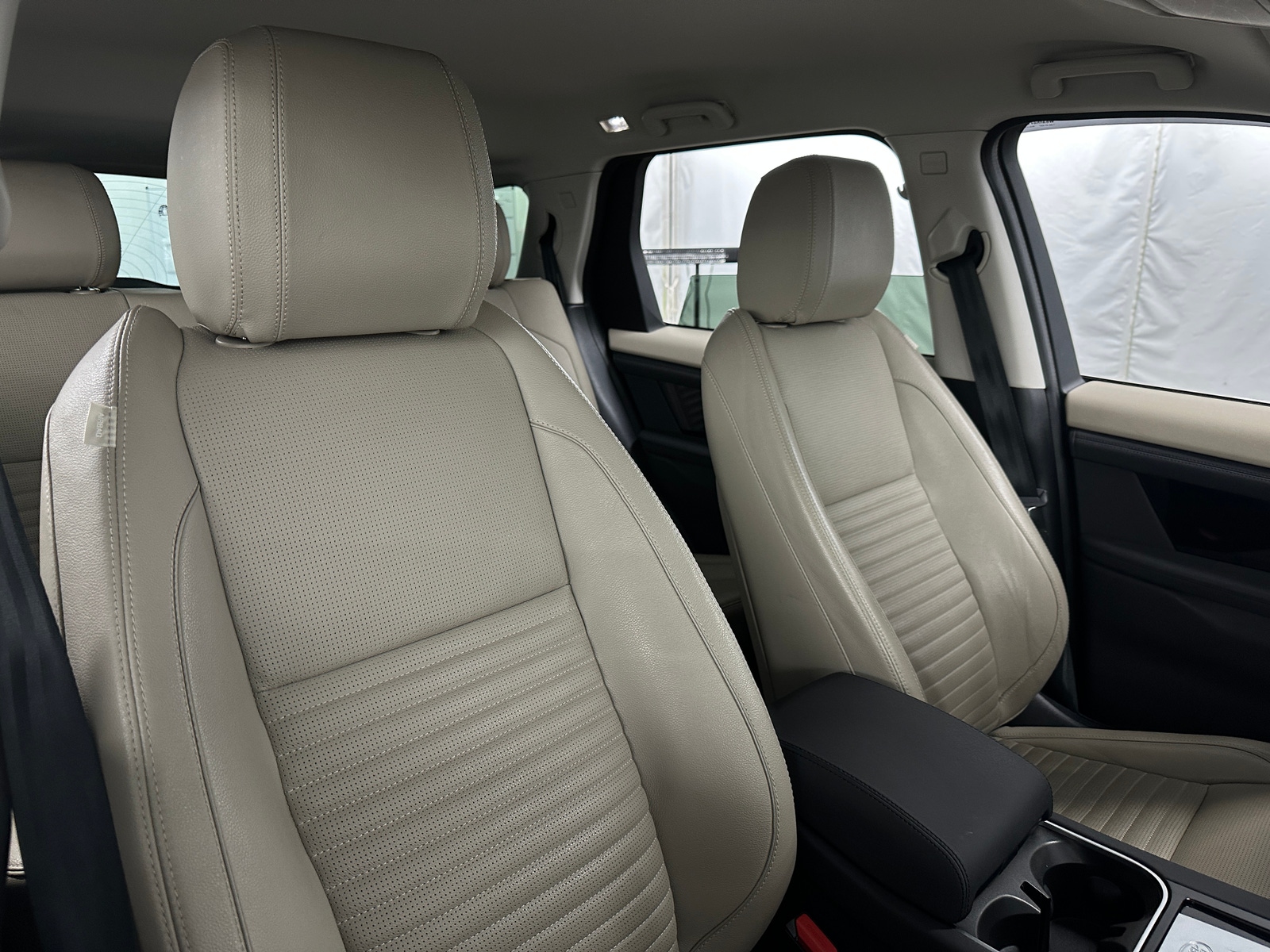 Thumbnail: 2020 Land Rover Discovery Sport - 2