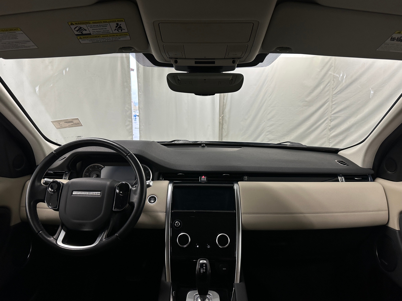 Thumbnail: 2020 Land Rover Discovery Sport - 3