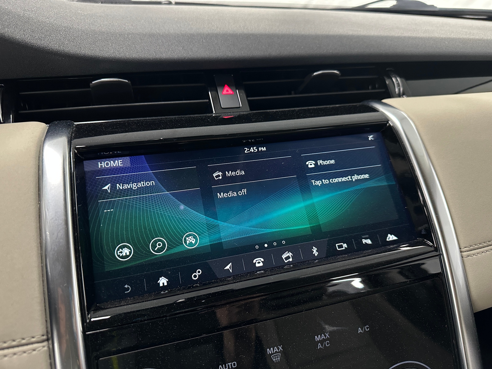 Thumbnail: 2020 Land Rover Discovery Sport - 4