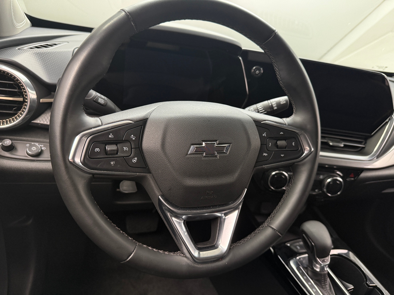 Thumbnail: 2024 Chevrolet Trax - 5