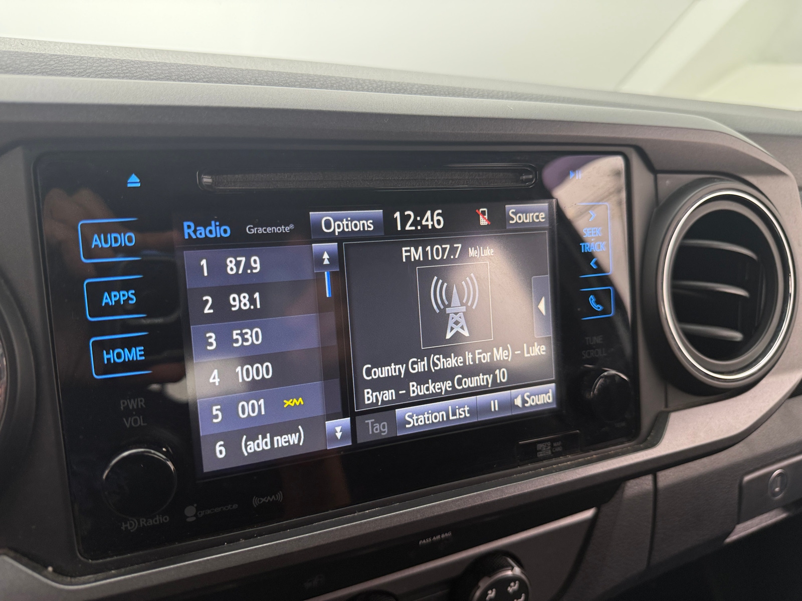 Thumbnail: 2019 Toyota Tacoma - 4