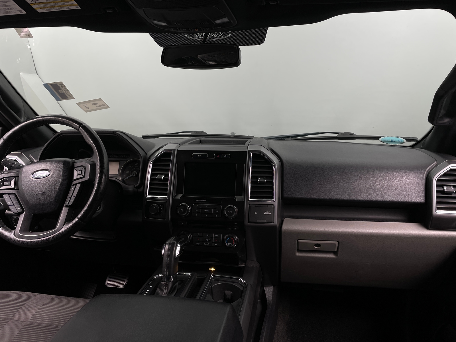 Thumbnail: 2015 Ford Econoline - 3