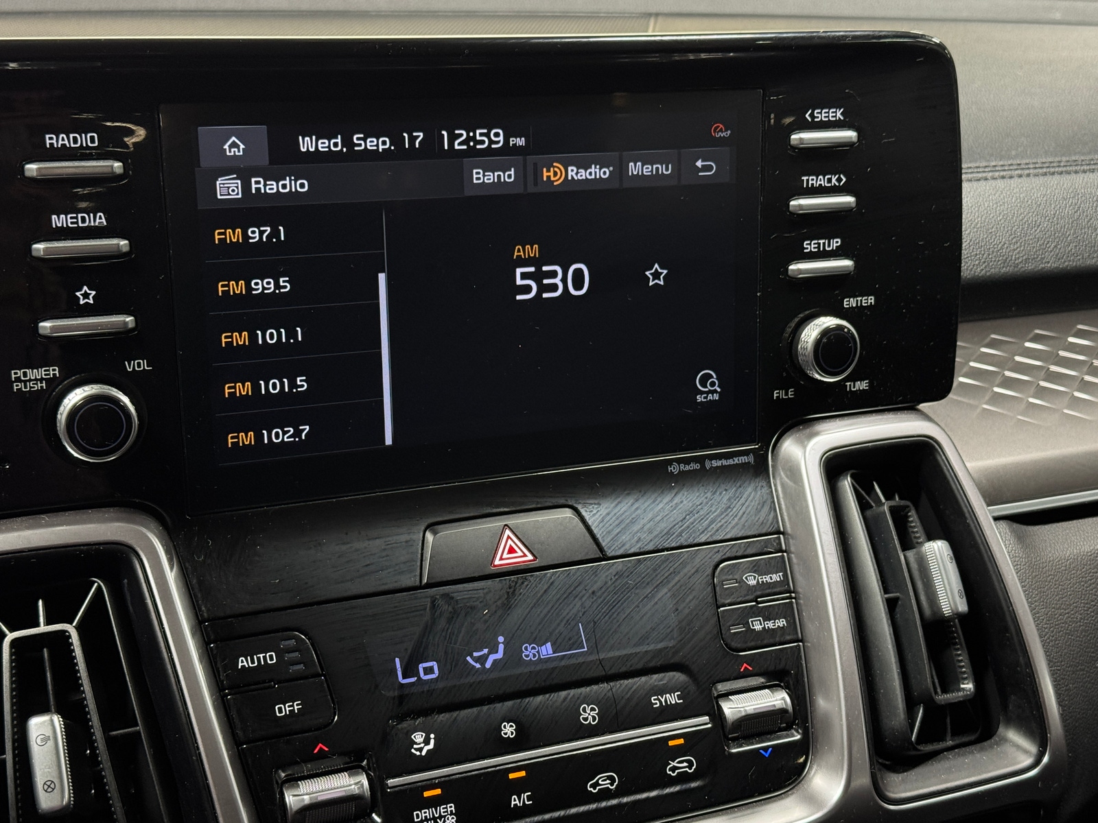 Thumbnail: 2021 Kia Sorento - 3