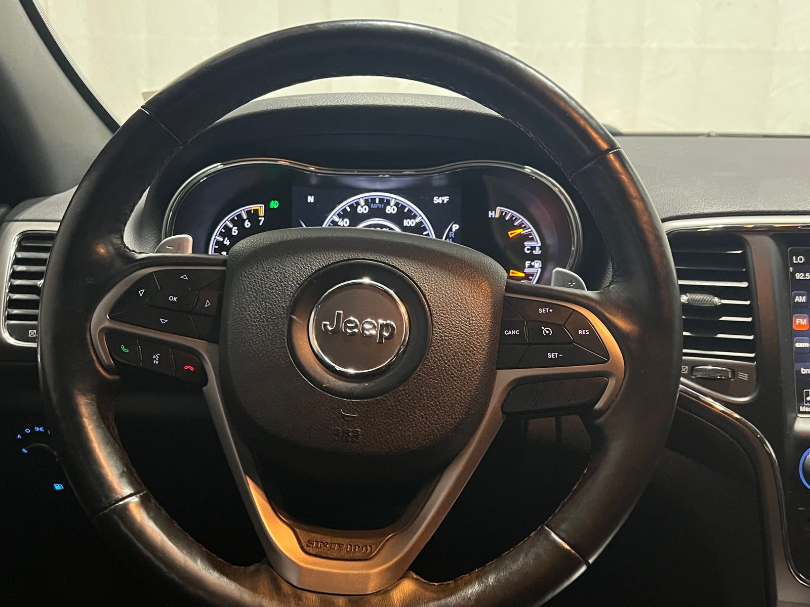 Thumbnail: 2017 Jeep Grand Cherokee - 3