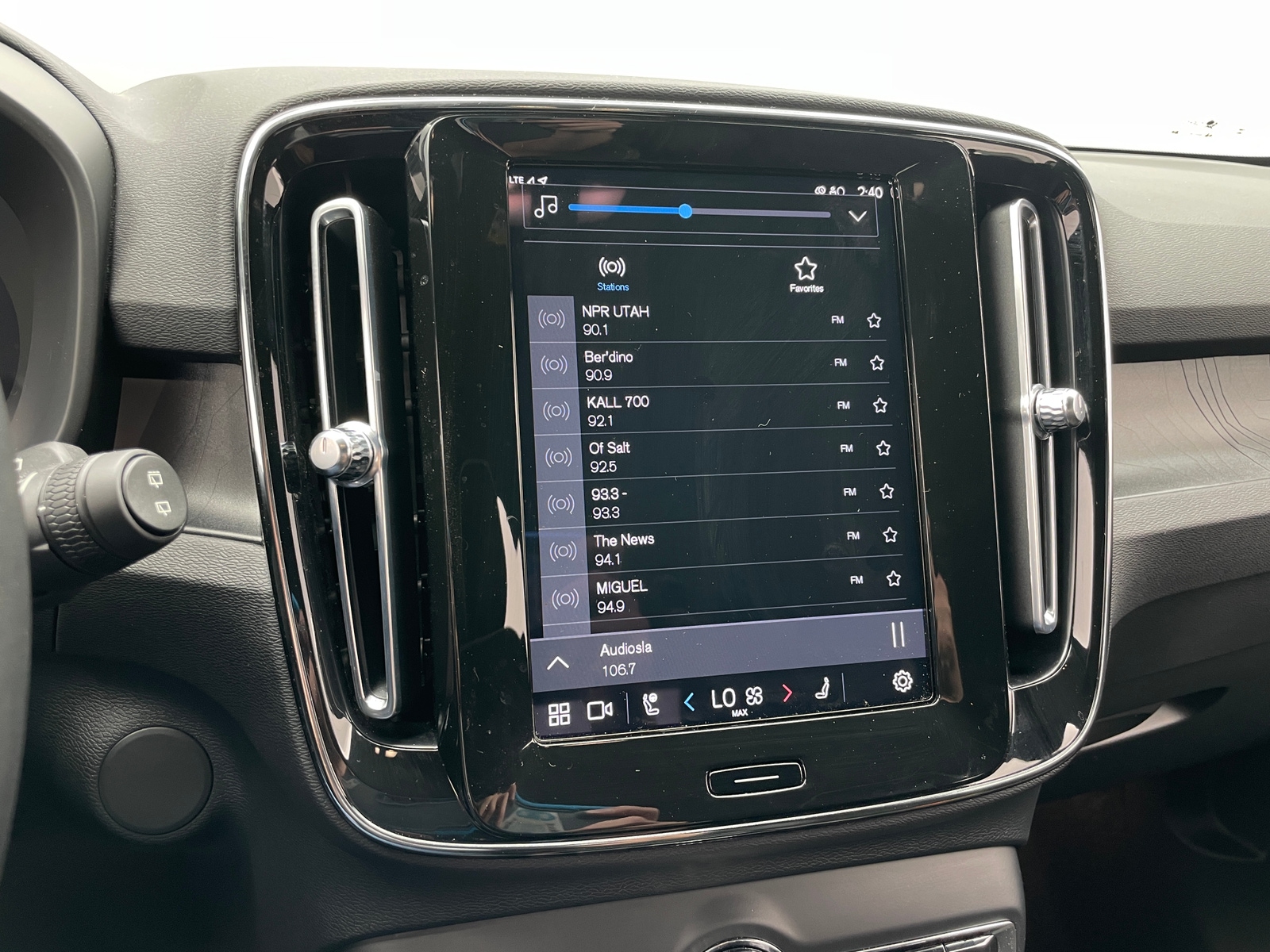 Thumbnail: 2023 Volvo XC40 - 4