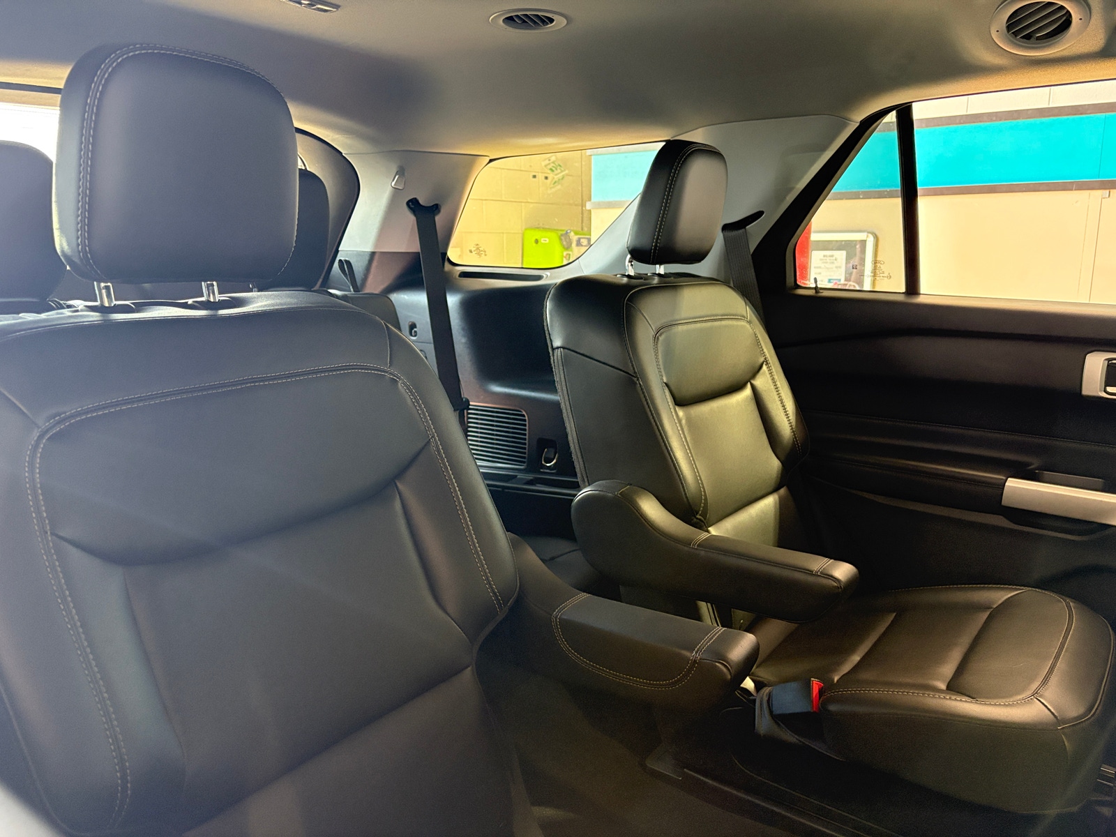 Thumbnail: 2022 Ford Explorer - 5