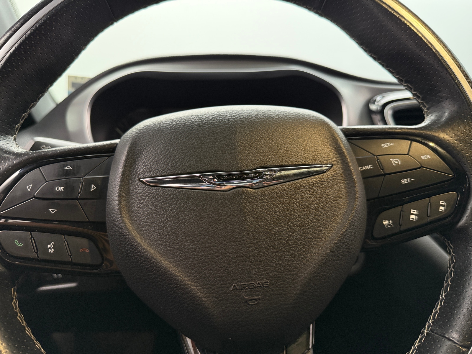 Thumbnail: 2019 Chrysler Pacifica - 4