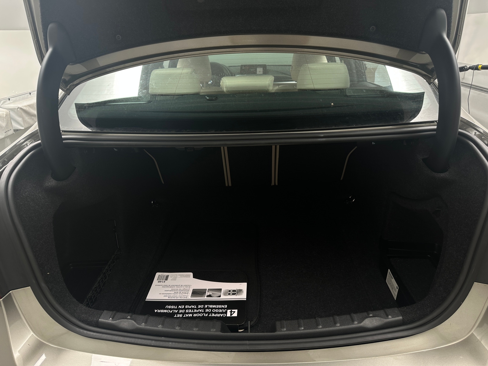 Thumbnail: 2018 BMW 3 Series - 6