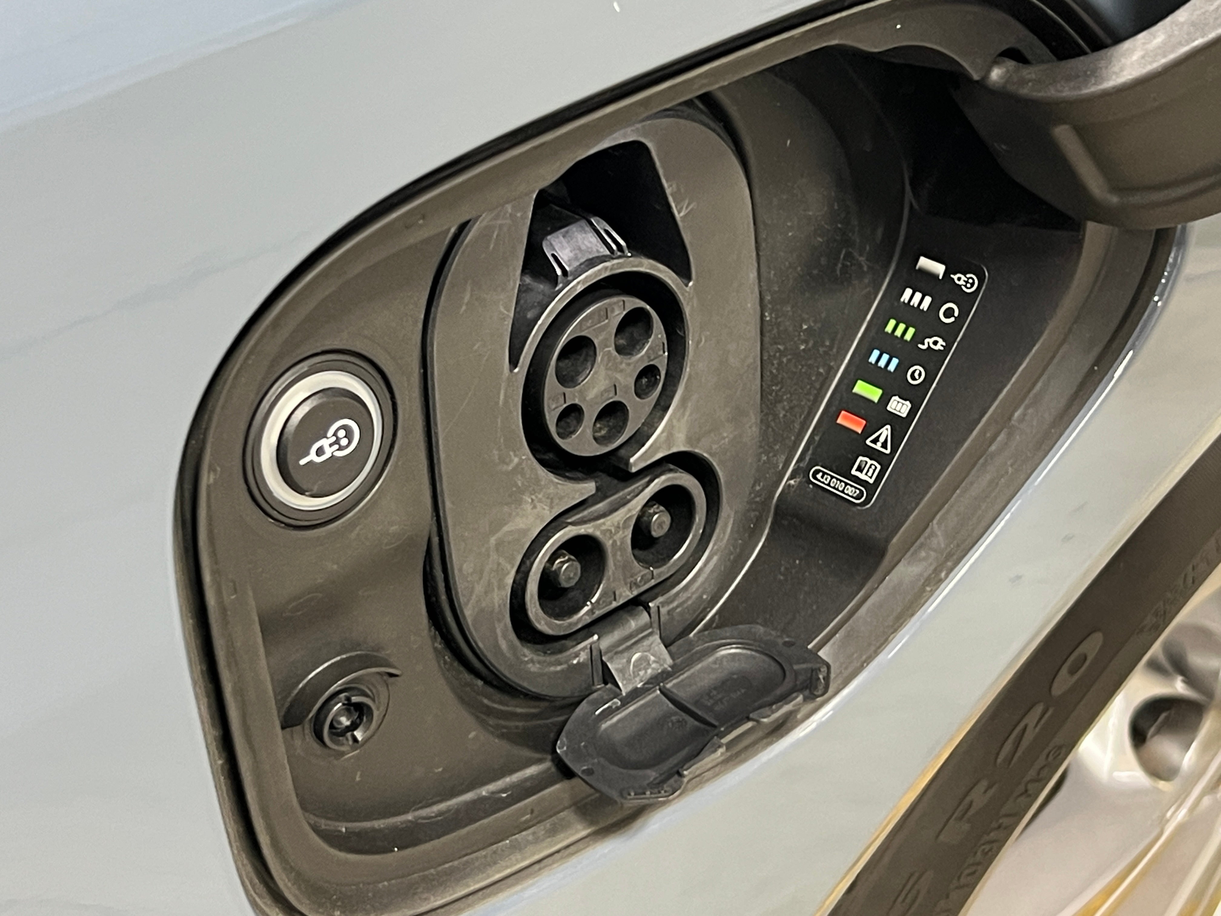 Used 2024 Audi e-tron GT Premium Plus with VIN WAUFJBFW6R7001671 for sale in Oak Creek, WI