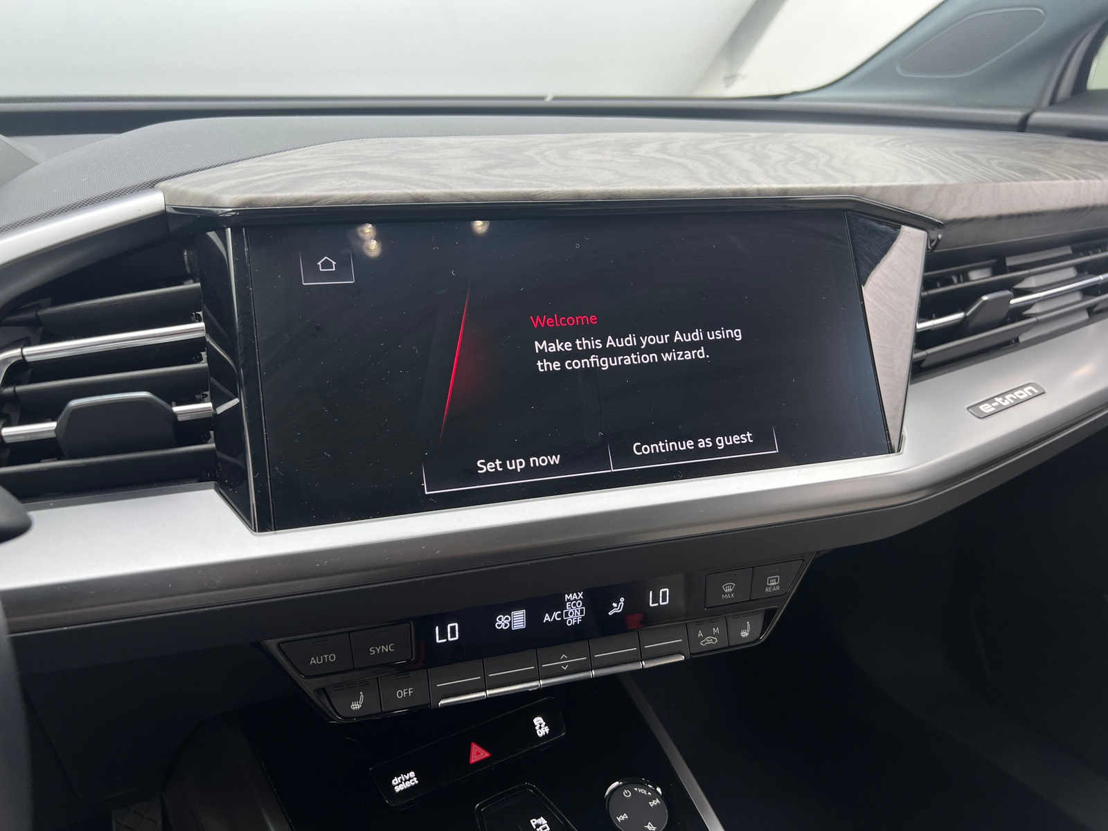 Thumbnail: 2023 Audi Q4 e-tron - 3
