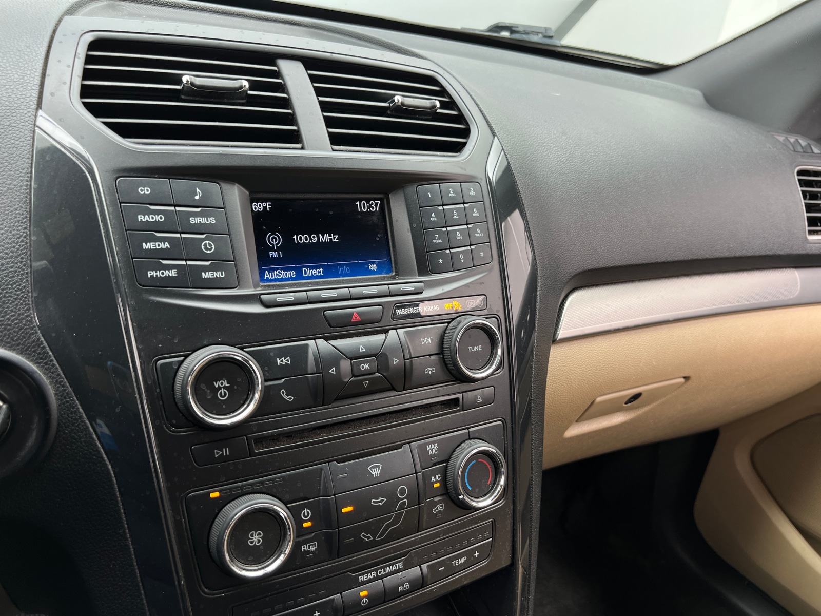 Thumbnail: 2017 Ford Explorer - 4