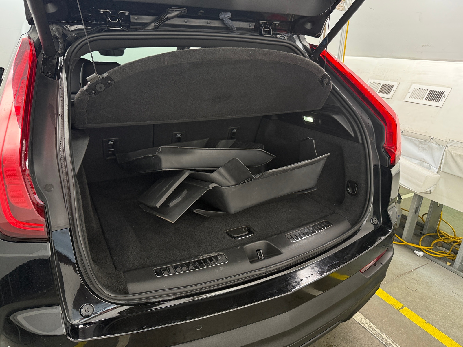 Thumbnail: 2022 Cadillac XT4 - 6