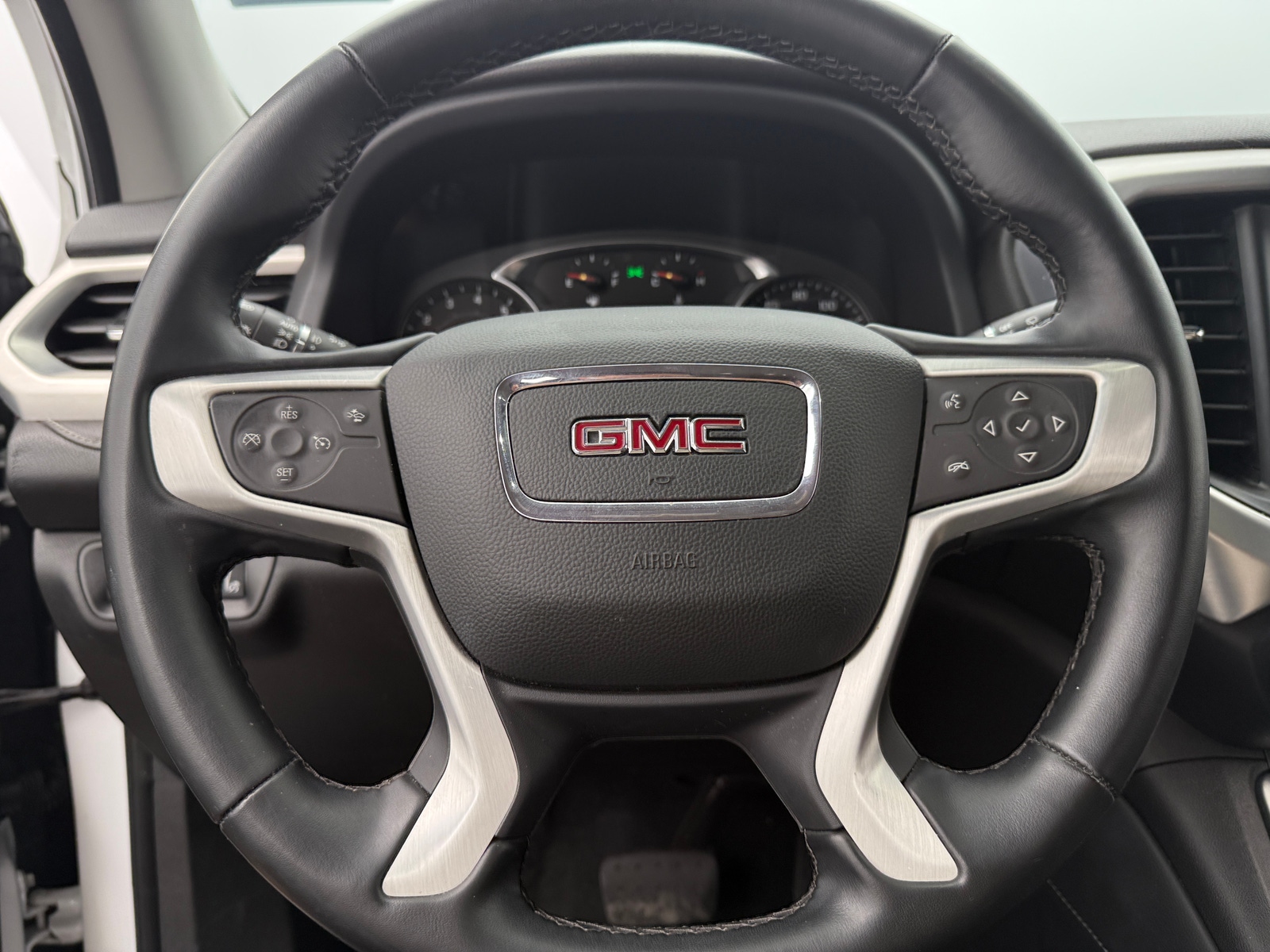 Thumbnail: 2023 GMC Acadia - 4