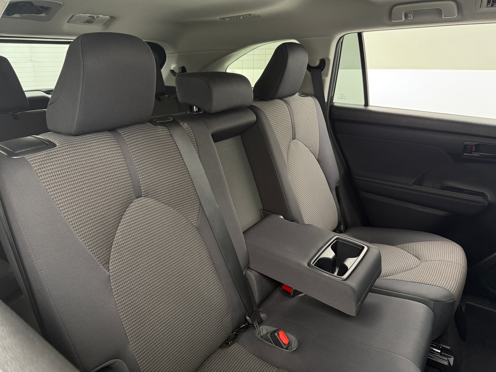 Thumbnail: 2023 Toyota Highlander - 6