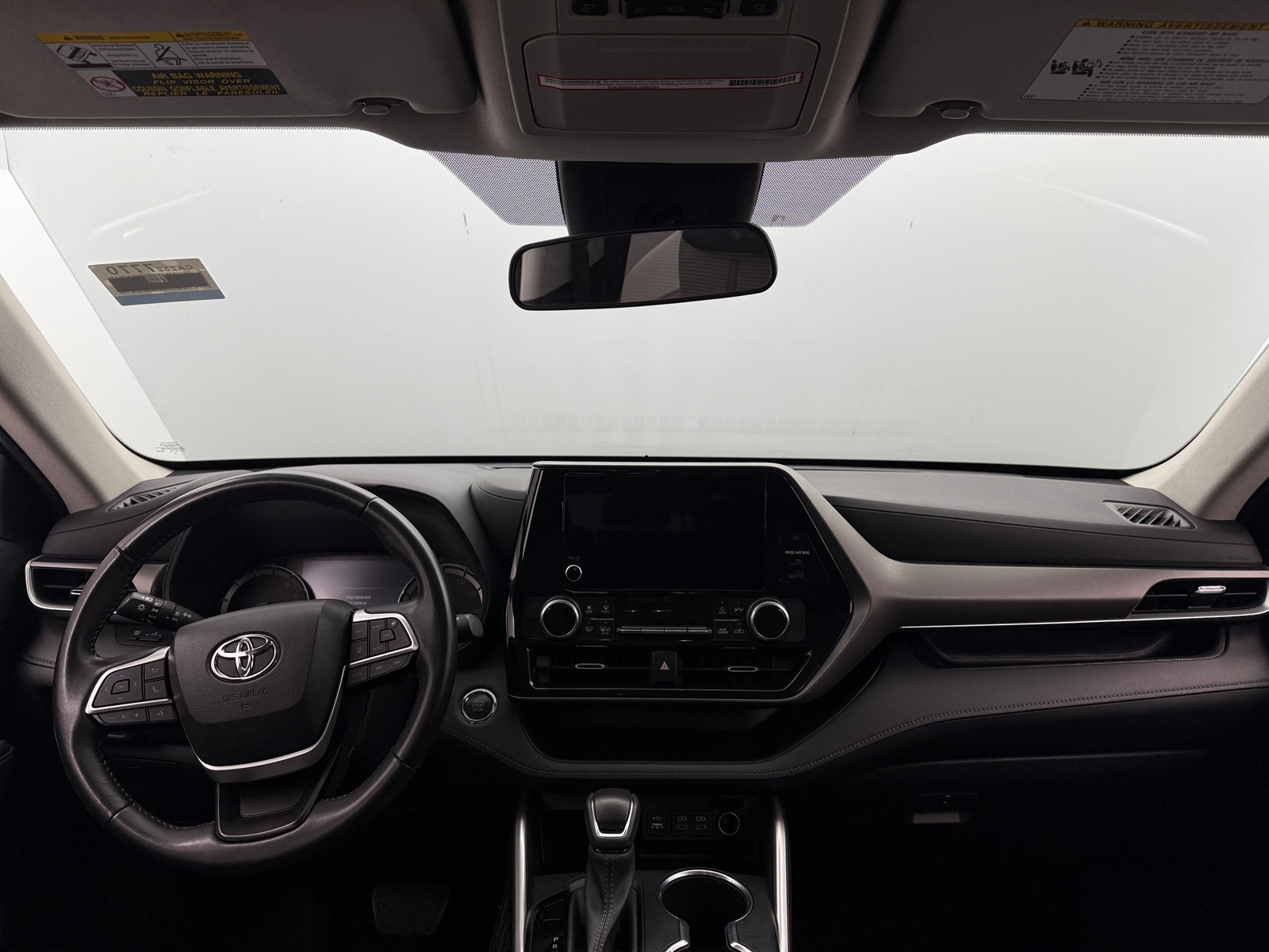 Thumbnail: 2023 Toyota Highlander - 3