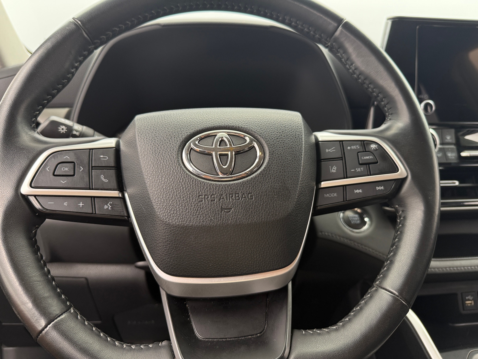 Thumbnail: 2023 Toyota Highlander - 5